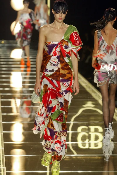 Look 32